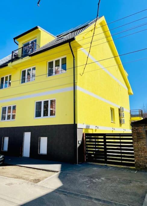 Lemon Premium Apartment Szeged Exterior photo